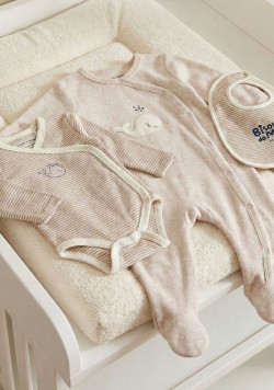 Ensemble pyjama, body et bavoir bébé