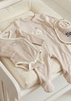 Ensemble pyjama, body et bavoir bébé