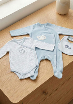 Ensemble pyjama, body et bavoir bébé bleu ciel