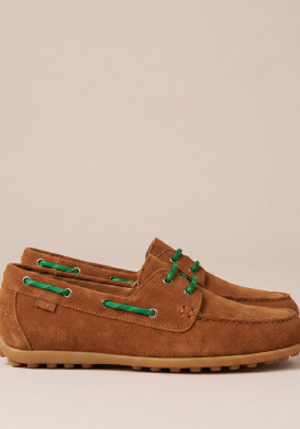 Mocassins femme marron avec lacets contrastants verts Mocassins femme marron avec lacets contrastants verts