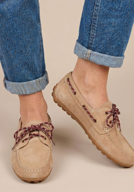 Mocassins femme beige avec lacets contrastants Mocassins femme beige avec lacets contrastants