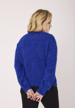 Pull femme maille duveteuse bleu électrique