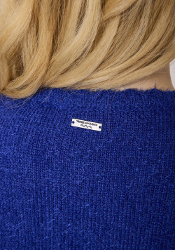 Pull femme maille duveteuse bleu électrique