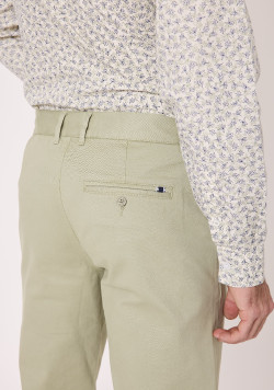 Pantalon Homme coupe chino vert clair