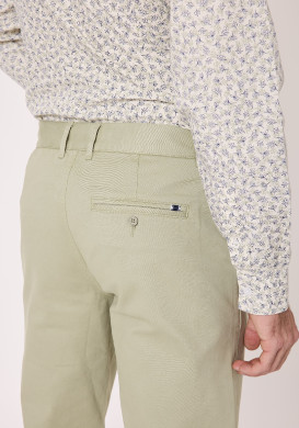 Pantalon Homme coupe chino vert clair Pantalon Homme coupe chino vert clair