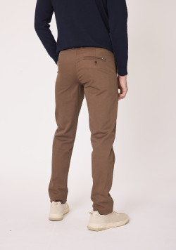 Pantalon Homme coupe chino marron