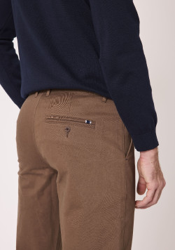 Pantalon Homme coupe chino marron