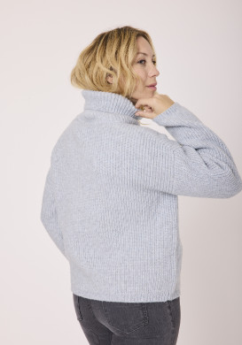 Pull femme col roulé gris clair