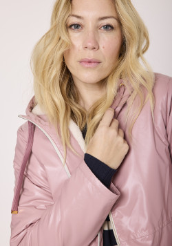 Coupe vent femme doublé à capuche rose irisée