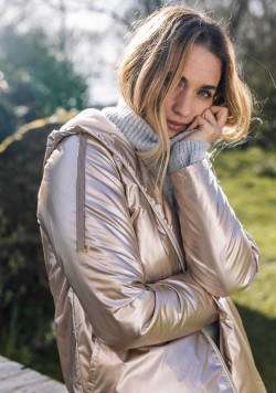 Coupe vent femme doublé à capuche doré