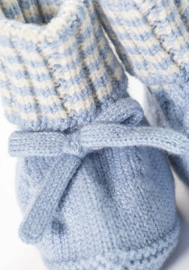 Ensemble bleu Bébé bonnet + chaussons Ensemble bleu Bébé bonnet + chaussons