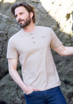 T-shirt Homme manches courtes beige sable col tunisien
